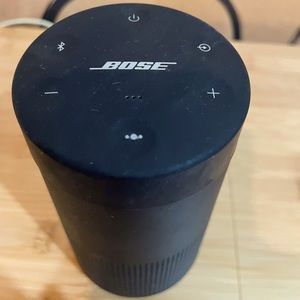 Bose Soundlink Revolve with charging base